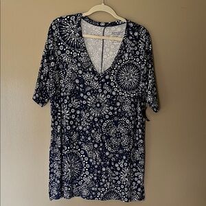 Torrid Dark Blue Patterned Short Sleeve Top